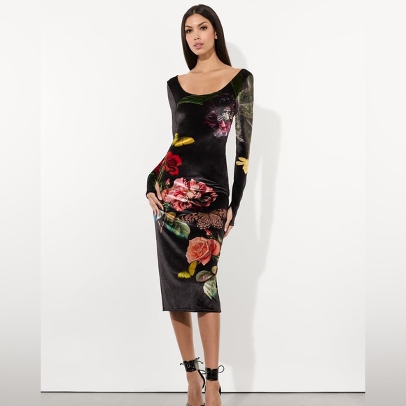 Alice + Olivia Dresses & Skirts - ALICE + OLIVIA DELORA VELVET MIDI DRESS, Size 2, $395